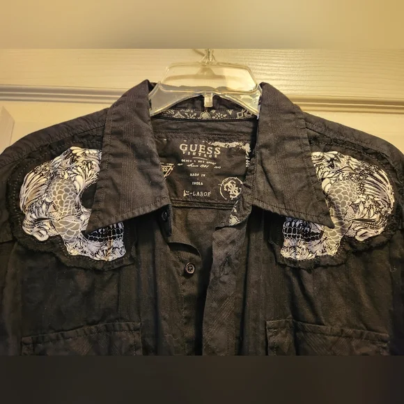 Guess Men"s Black Casual Button Down Shirt, Size XL - Picture 2 of 7